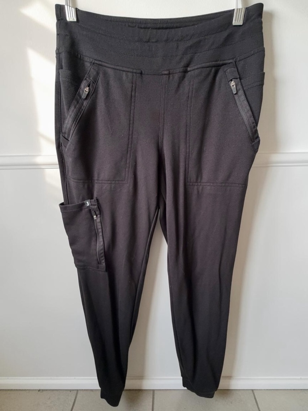 Jaanuu Women’s Black Jogger Scrub Pants Size SP Petite Medical Utility Stretch